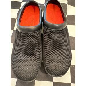 Women’s 7.5 Merrell encore mesh black slip on shoe slide comfort